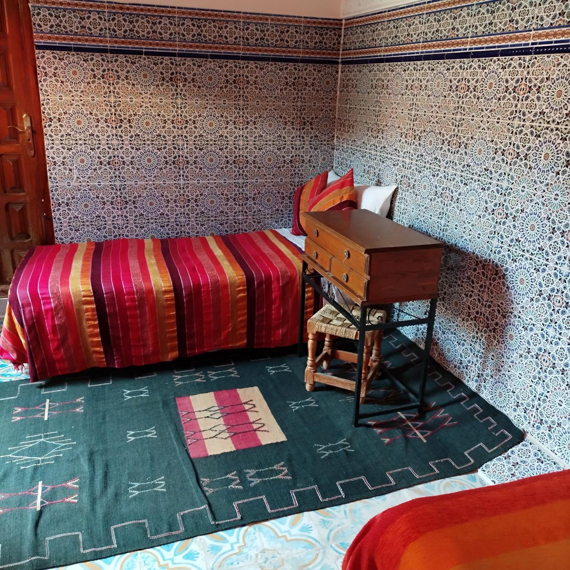 Ryad Bab Berdaine Meknès Oda fotoğraf